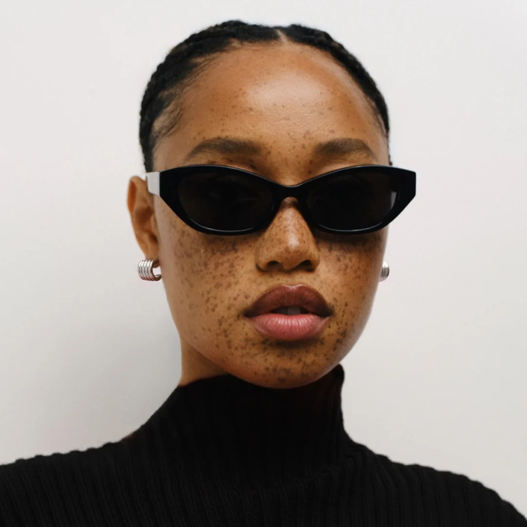 Dani in Gloss Black - Image 3