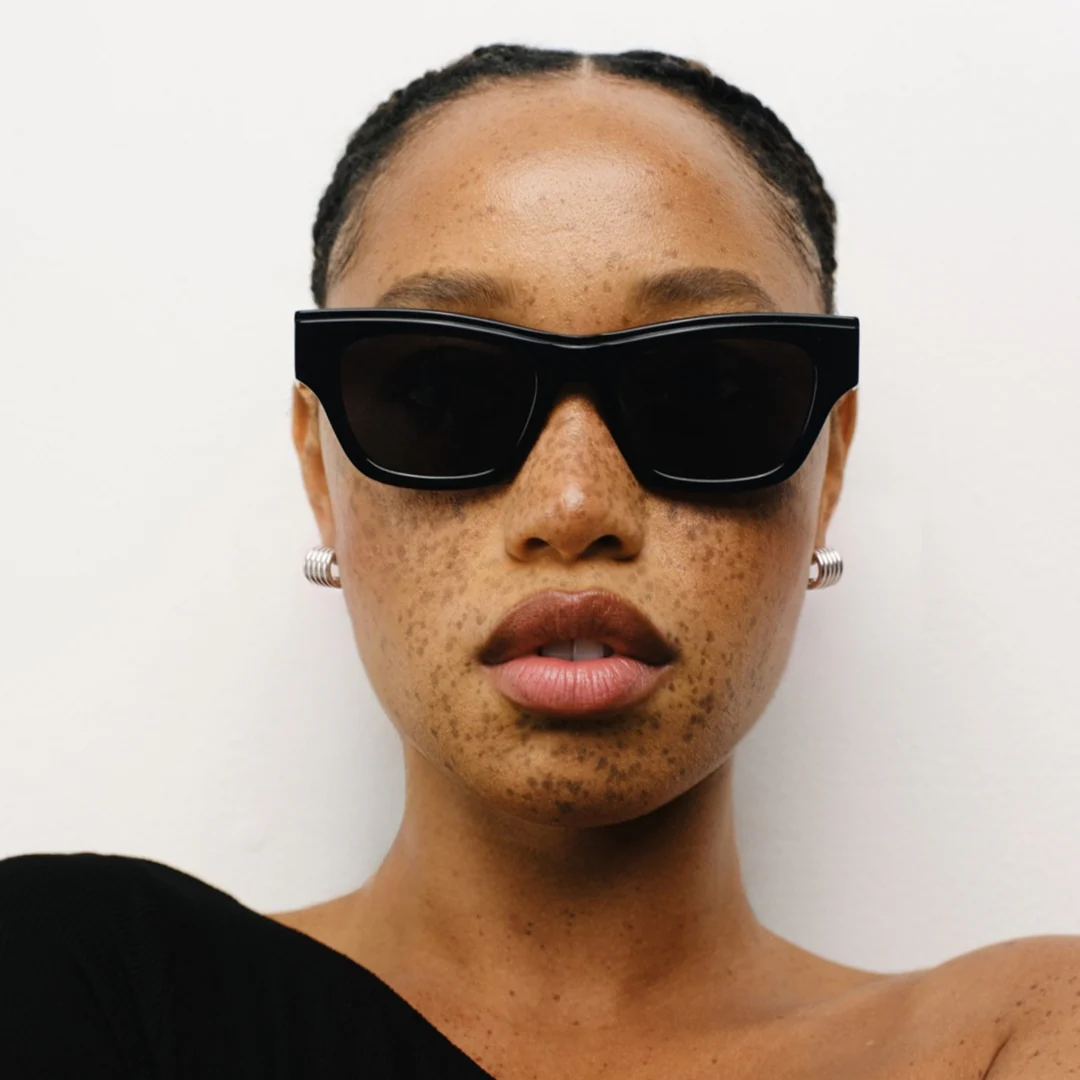 Rae in Gloss Black - Image 3
